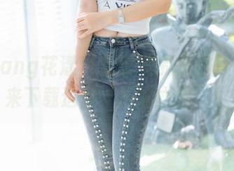 HuaYang花漾 – 徐安安的黑白写真，快来下载这份“反差之美”！