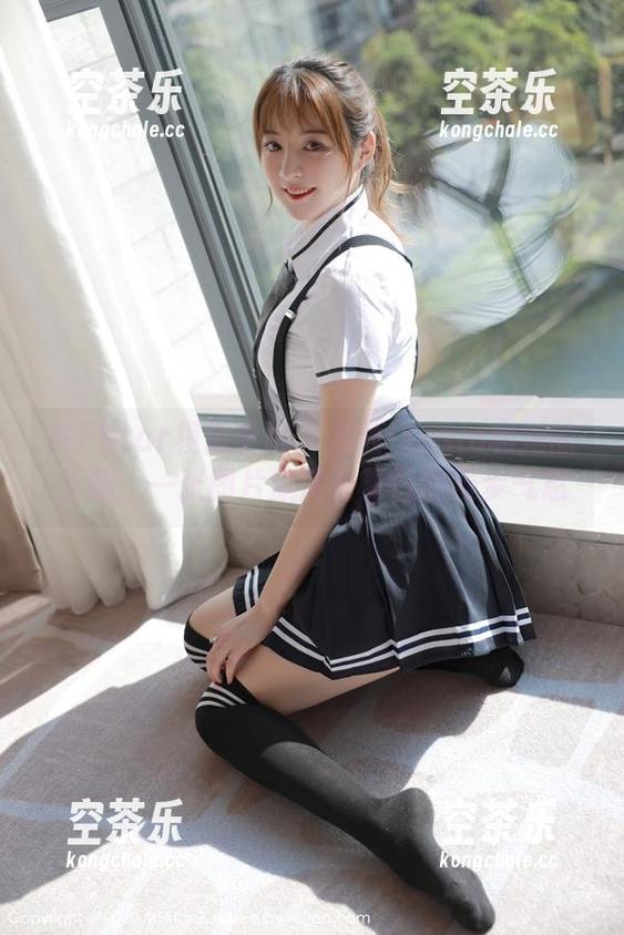 MFStar模范学院-苏西-susie MFStar模范学院 - 苏西-susie和她的长腿,一张图片流淌着夏日的漫步气息