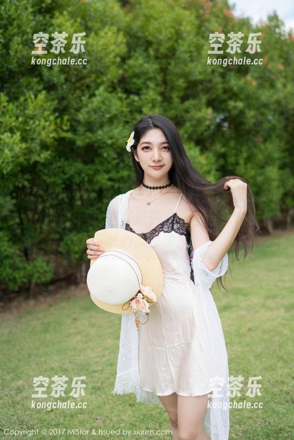 MiStar魅妍社-凯竹BuiBui MiStar魅妍社 - 在这组图片里,凯竹BuiBui的清纯透着先进的青涩,分享的时候小心别掉粉。