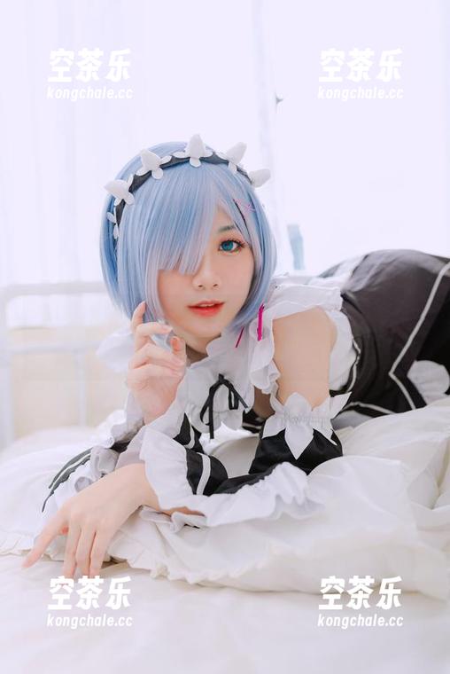 PoppaChan 当PoppaChan遇到KiryuCoco:图集分享里隐藏的外星幽默!