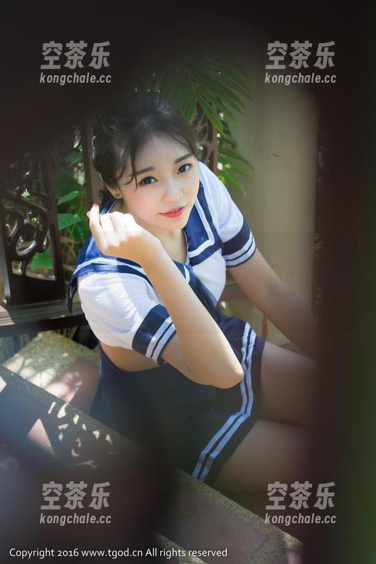 QingDouKe青豆客 - 绮梦Cherish长腿套图的分享，让我突然想学瑜伽了…哪儿在出道!