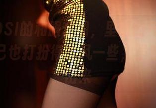 分享ROSI的和服套图，里面的气氛让我想把自己也打扮得古风一些，虽然也看不出来