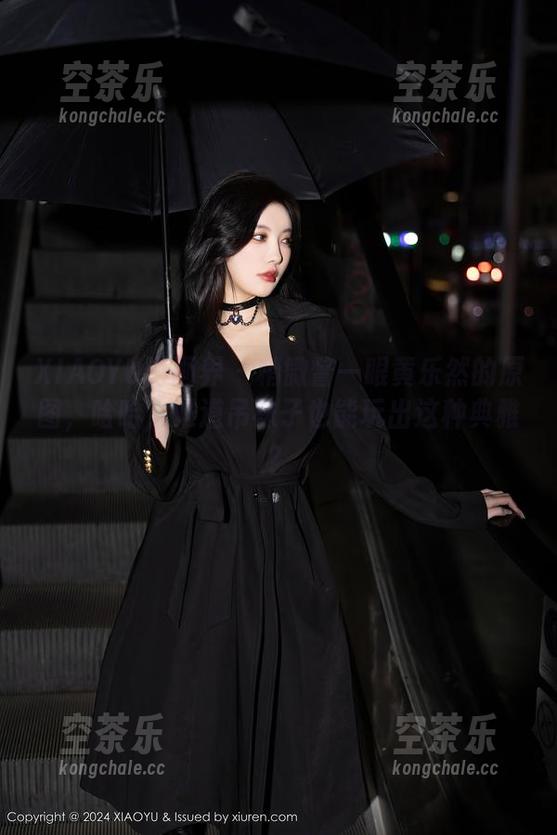 XIAOYU语画界 - 稍微瞥一眼黄乐然的原图，哈哈，难道吊袜子也能玩出这种典雅？