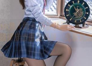 Xiuren秀人网 – 制服图册：看ALICE梁紫轩如何穿出百变风格，鬼畜又迷人！
