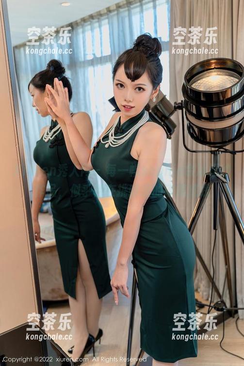 Xiuren秀人网-sophie余冰 Xiuren秀人网 - 每一幅sophie余冰婚纱作品,似乎都在挑衅我的审美底线