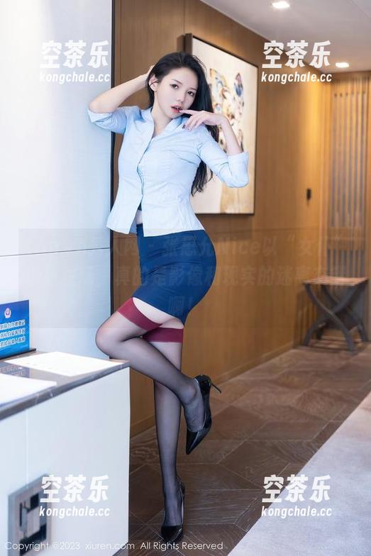 Xiuren秀人网 - 张思允Nice以“女仆”形象登场，真的是影像和现实的迷离交错啊！