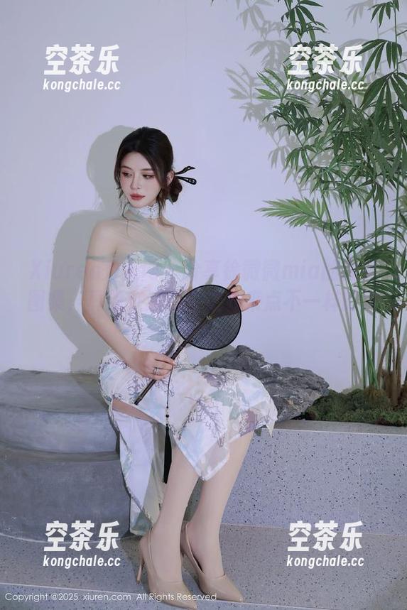 Xiuren秀人网-徐微微mia Xiuren秀人网 - 分享徐微微mia的教室图集,真想在这课堂之外来点不一样的课程啊!