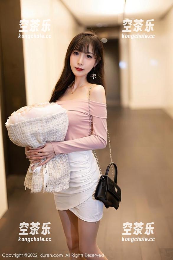 Xiuren秀人网 - 王馨瑶yanni私拍图集——那丝袜下藏着的不止是腿。