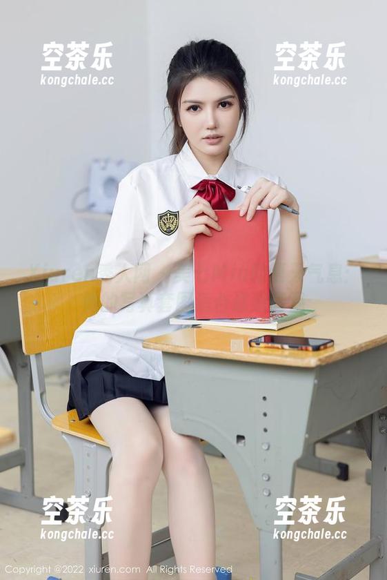 Xiuren秀人网-美七Mia Xiuren秀人网 - 美七Mia的夏天气息:她的写真套图适合逃避高温