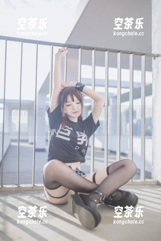 Yoko宅夏 Yoko宅夏与索尼子的毛衣经历,揭秘那不可名状的美图时刻。