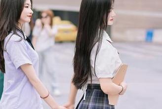 YouMi尤蜜荟 – 来吧，下载Egg_尤妮丝的夏日套图，保准让你气温升高