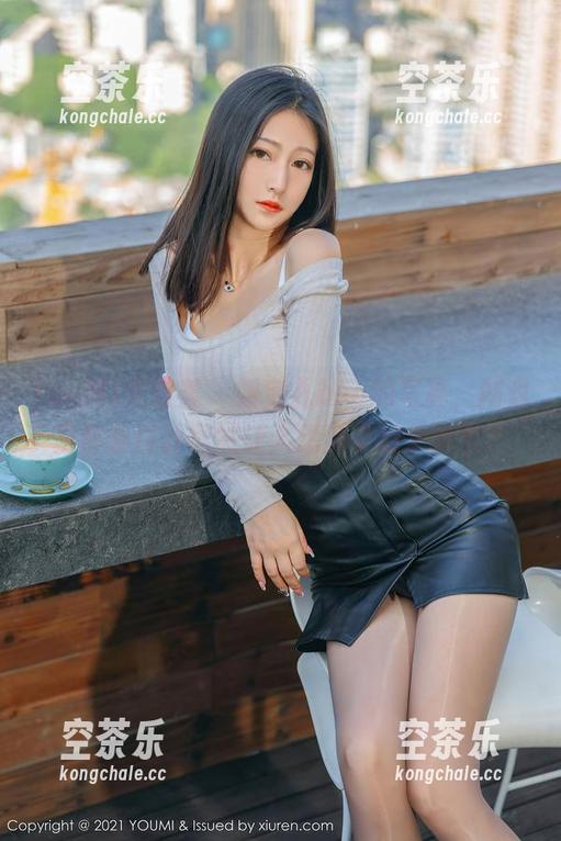 YouMi尤蜜荟 - 媛宝儿boa的写真，网盘里那条白丝居然让人想到了过季的雪？