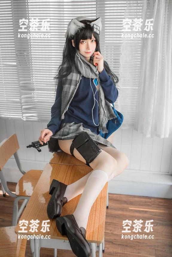 izumi泉桃子 izumi泉桃子把职业装点燃了,图包里满满都是勇气!