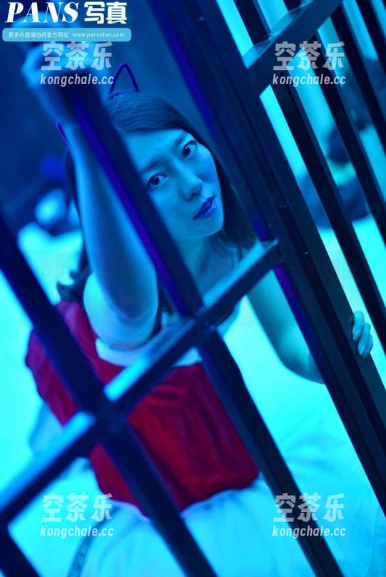 pans - 安妮的丝袜图包——在一堆辣眼睛的作品中，这可是少见的清流。