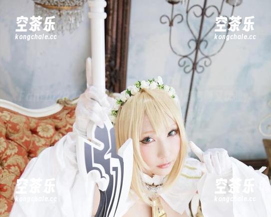 Fantia2021年合集，サク(saku)随意而又优雅，像是通过光线跳舞，我都跟着晃了。