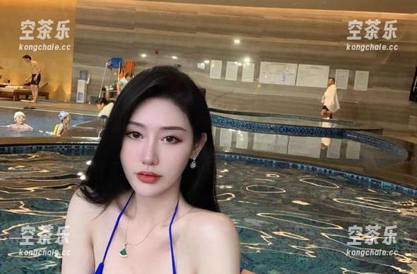 微密圈 - 不爱笑的赛琳图集中的写真，视觉踩点，一波接一波