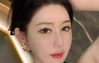 微密圈 – 不爱笑的赛琳的网袜与自由灵魂：分享点滴的不羁与欢愉