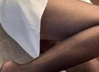 微密圈 – 不爱笑的赛琳的私房渔网袜，光靠钻石就能那么抓眼球？