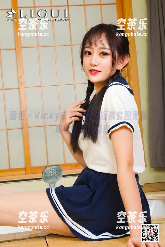 丽柜-Vicky 丽柜 - Vicky来了,最新短裤套图更新,难以自拔的诱惑