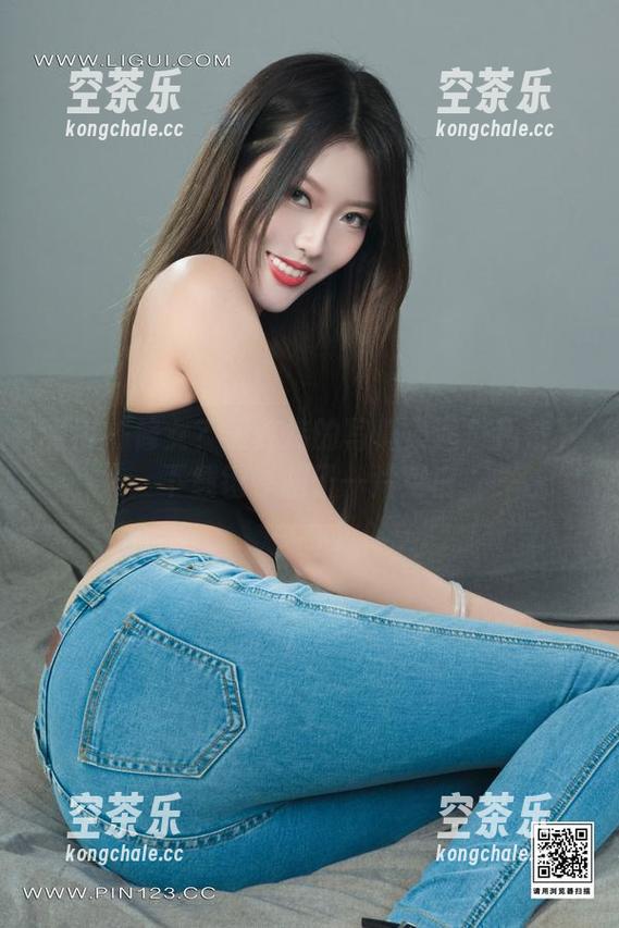 丽柜 - 修女？王炜炜的写真集逼着我按下下载键，脑子一片空白