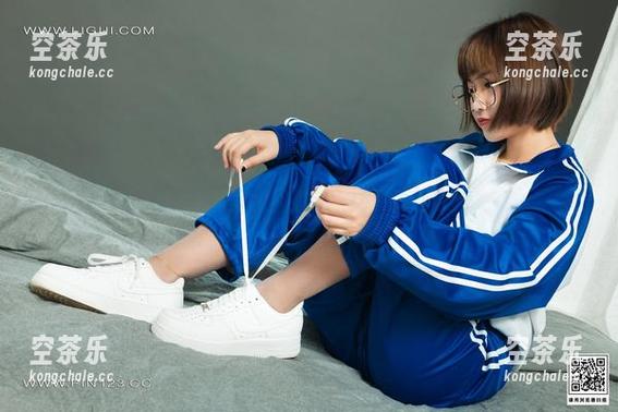丽柜-琳达 丽柜 - 诚邀你欣赏女神琳达,赶紧拿走免费资源!