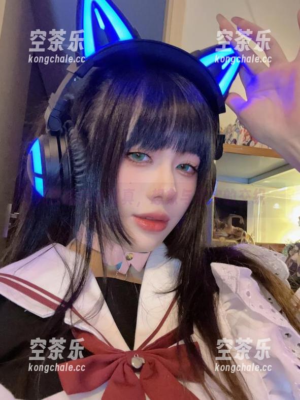九言 九言的网袜写真,想象与现实的交织