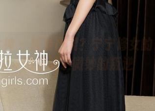 克拉女神 – 假装严肃？宁宁修女的最新美图放送了微妙的叛逆