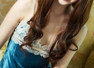 头条女神 – 王一涵：夏日的炫彩原图，哪种色调更能撩到你？