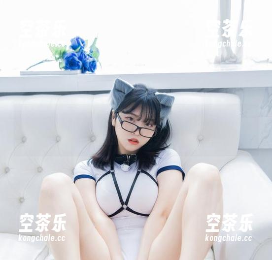看吧，宋哈娜(송하나)把舞台留给了自己，Bimilstory的美图确实不虚此行。