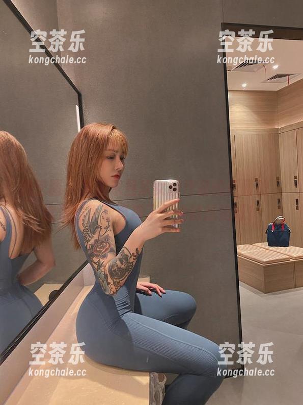 宋昱欣 微密圈 - 发现宋昱欣女孩作品的新面貌,这次的更新真摔了一地的想法呀!