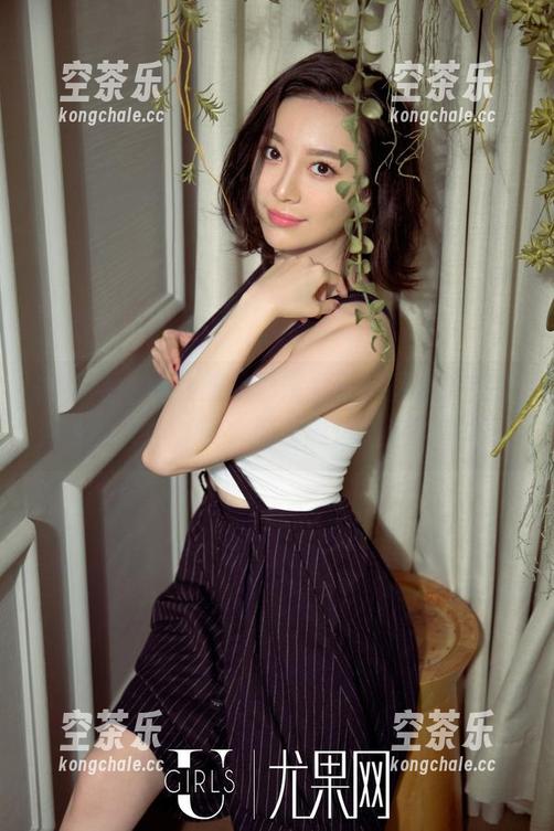 尤果网-仙妮 尤果网 - 照片前的仙妮女王,像极了我心目中的女神,唉,何时能达成这种境界?