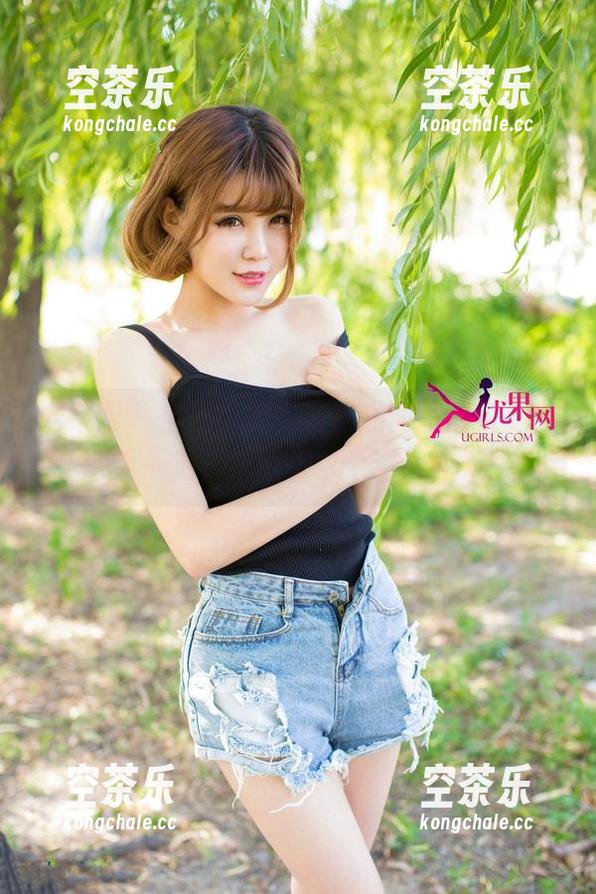 尤果网-小欧 尤果网 - 宝藏小欧,浴室里的美图资源,顺手一拍,我也想求个浴巾合影!