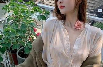 微密圈 – 就是阿朱啊懒散诱惑合集：这组美图就跟不工作一样舒服