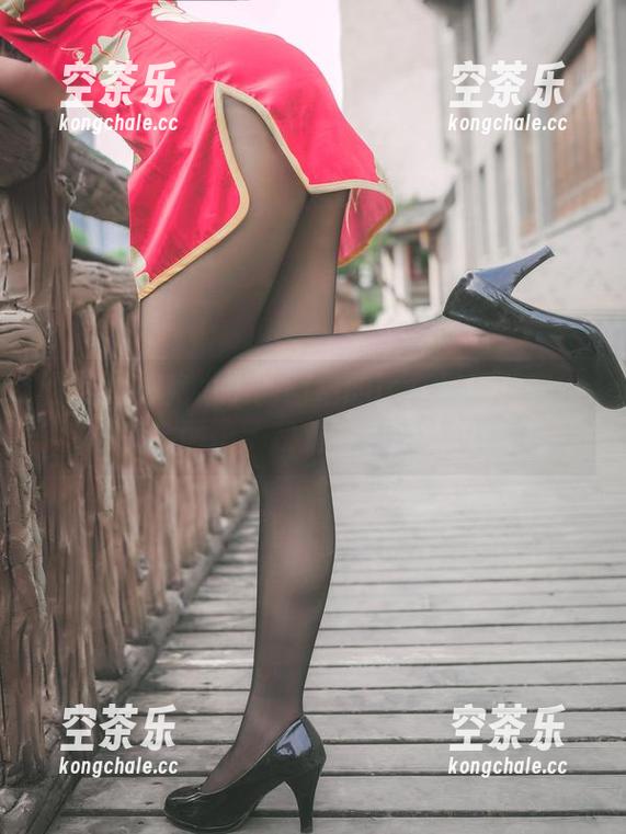 巧克力小圆面包 你见过巧克力小圆面包的比基尼照片吗?完全颠覆了我对面包的认识!