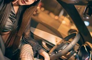 高跟鞋的希希_啾作品：转身那一刻，谁能淡定？