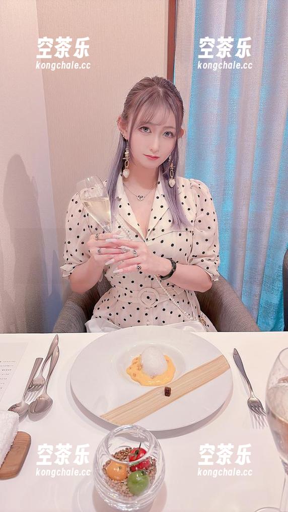 月城委员会又放大招了！最新图册，狐娘巫女可真会玩呢！