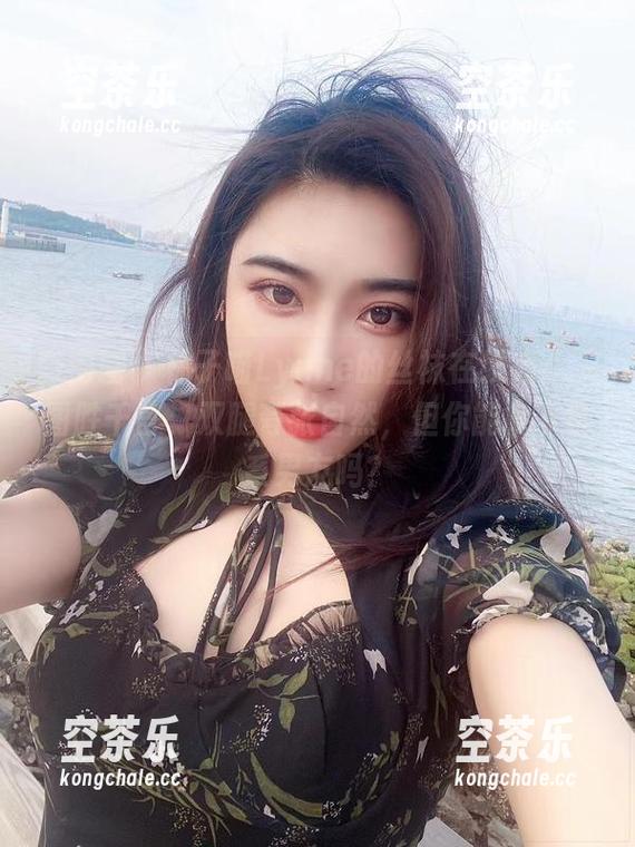 微密圈 - 林子喵Lynne的丝袜在线秀：一图胜千言，双腿夸张自然，但你能拿下各系男友吗？
