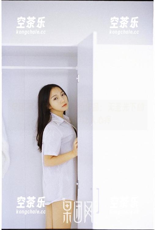 果团网-蜜桃Q妹儿 果团网 - 蜜桃Q妹儿的作品:无圣光下的清纯,真的让人心痒