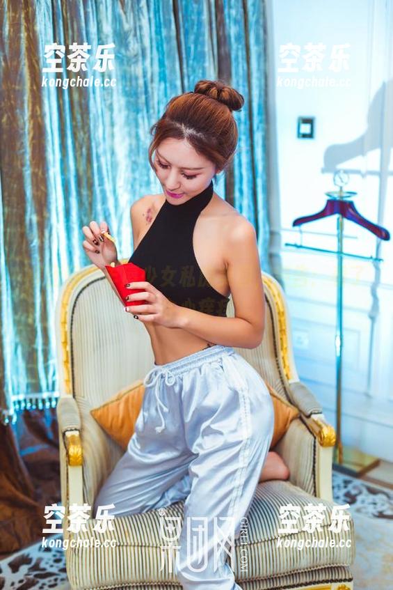 果团网 果团网:丰唇少女私房美图,警告:看了会心痒痒