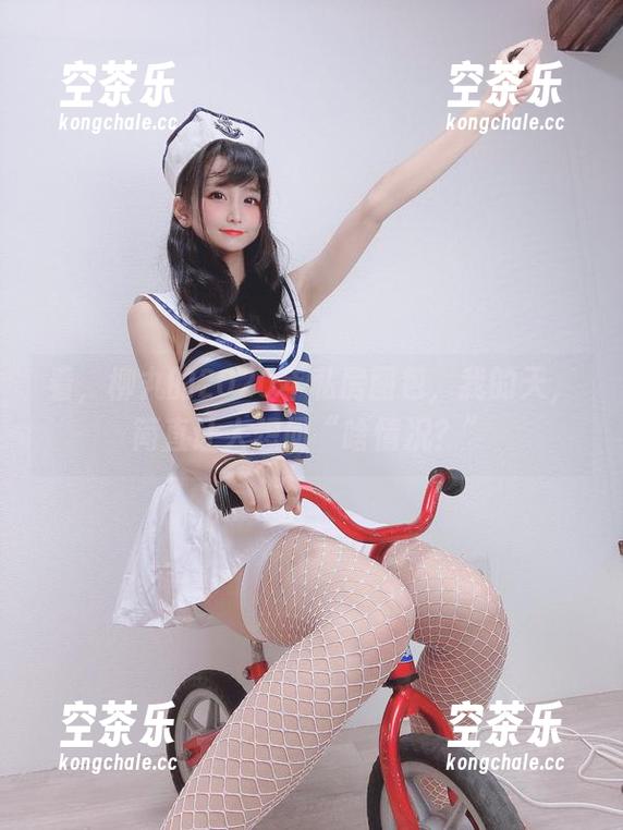 柳丸 看,柳丸的2020年私房图包,我的天,简直让人想问“啥情况?”