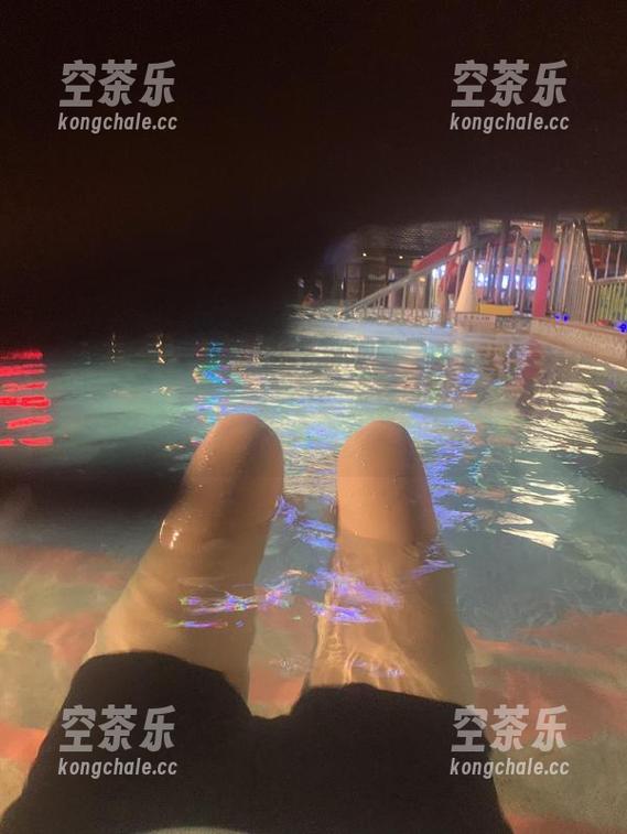 微密圈 - 写真的桃脱了，黑丝在图库里的暗自闪现