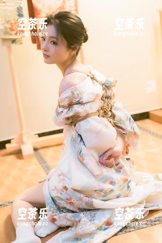 桃良阿宅 白丝合集中,桃良阿宅找到了看穿我心的技能!