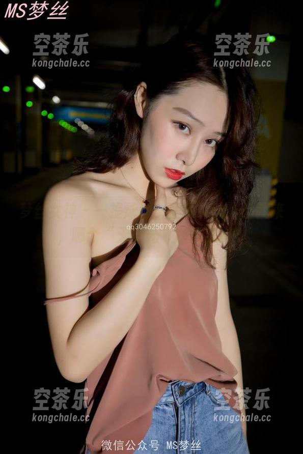 梦丝女神 - 一提泳池，莹仙女的作品就来，哪个“无圣光”能匹敌啊？