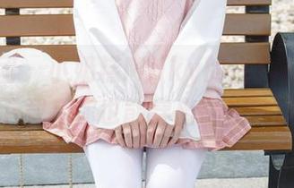 森萝财团 – 小奶糕Milky的白色神作：图片下载后你也能穿出御姐气场！