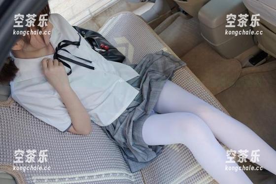 森萝财团 走!下载森萝财团的教室JK白丝少女图包,开启一场莫名的脑洞之旅。