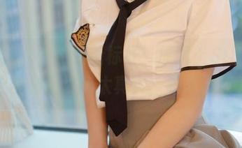 模范学院 – 旅拍新标杆：原图上SiByl李思宁的游玩姿势太真实，根本不敢靠近