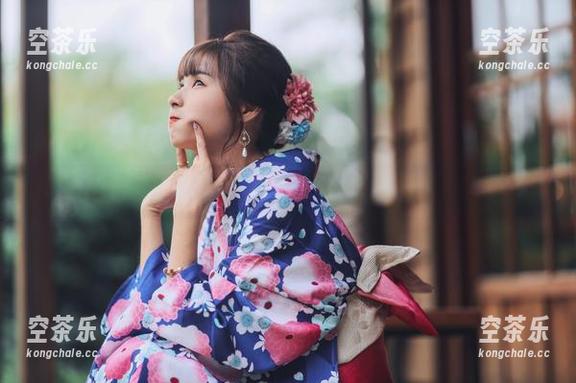泥泥汝 写真旅行:泥泥汝在校园的“迟到表演”,一切都差不多没晚到。