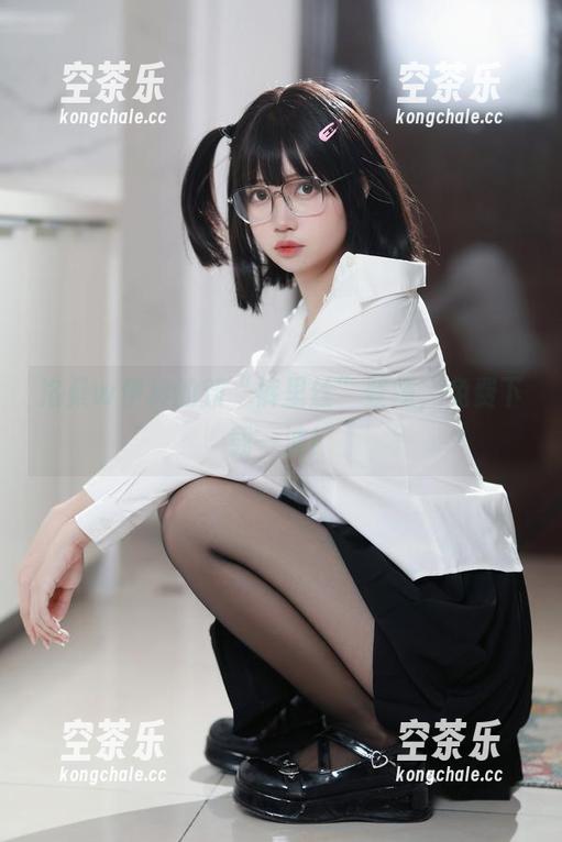 洛桑w伊梓的新“裤里丝”登场，免费下载一波！