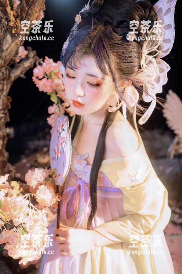 爆机少女喵小吉 爆机少女喵小吉终于又有新作了!NIKKE爱丽丝的写真分享真让人眼前一亮。