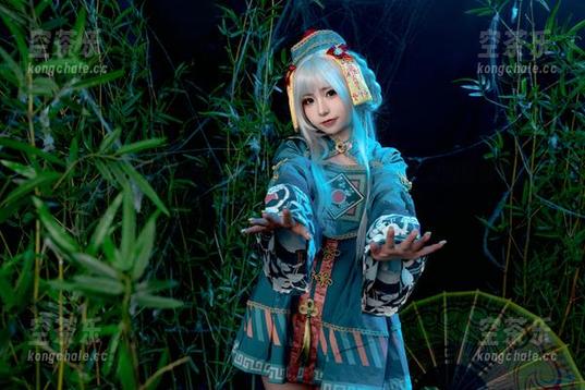 爆机少女喵小吉 这种搭配,爆机少女喵小吉的私拍原图在哪里?末班地铁等你来!